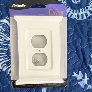 Amerelle Décor White Wood Outlet Cover NWT